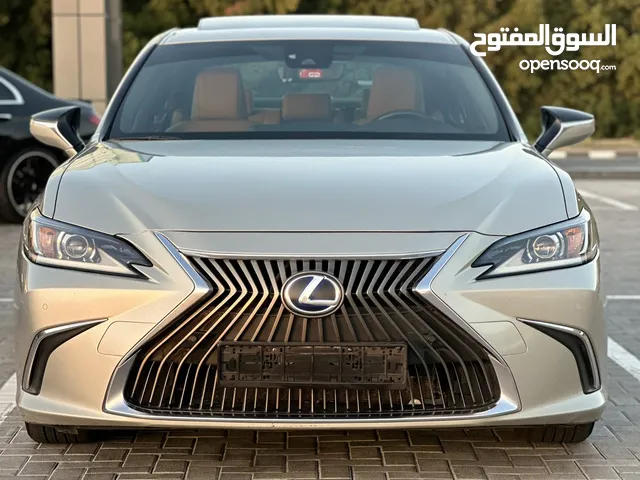 Lexus ES ES 250 in Sharjah