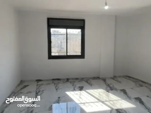 شقه للبيع في مخيم قلنديا منطقة رايقة