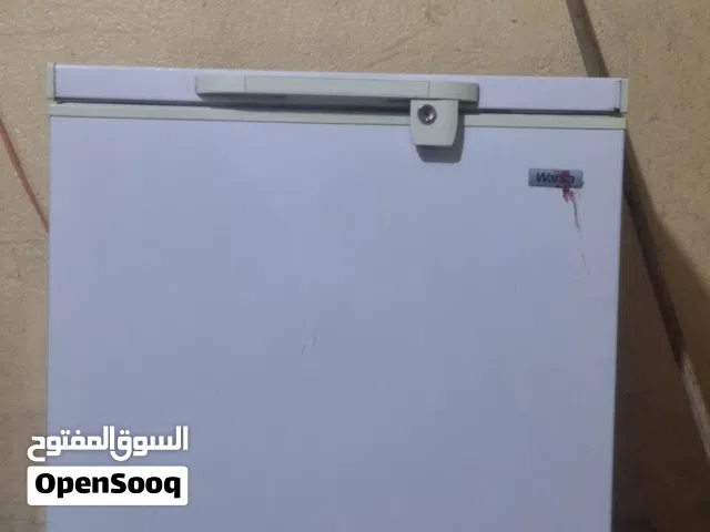 مجمدة تشتغل بس ماتجمد بس تبرد بيها نقص غاز صغيرة اقل من متر