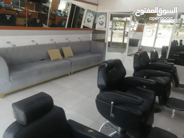 MENS SALOON FOR SALE 5 SEAT AVAILABLE