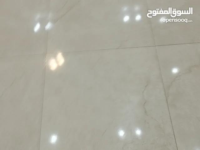شقه صغيره للبيع