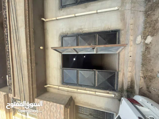 مخزن ف بوعطني عالرئيسي الالبان منطقة آمنة وبسعرر ممتااااز