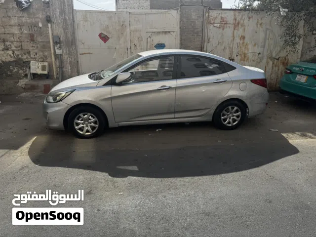 2012 هيونداي اكسنت GL