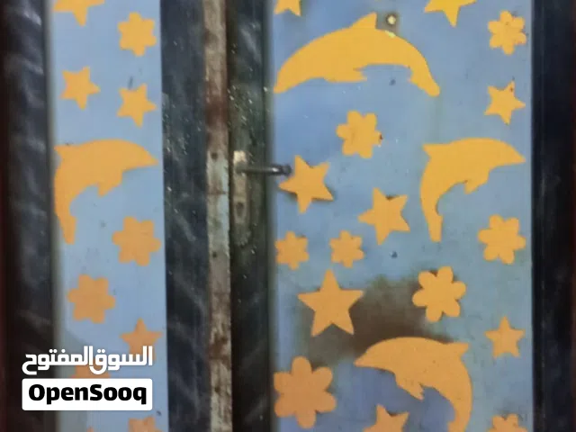 باب حديد ثقيل جدا