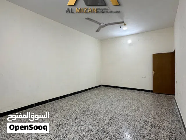200 m2 3 Bedrooms Townhouse for Rent in Basra Al Mishraq al Jadeed