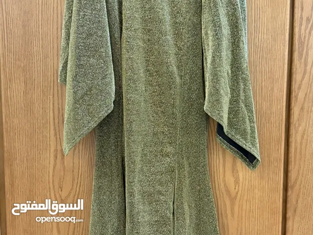 فستان غير مستعمل بيزبط للمحجبات وغير المحجبات