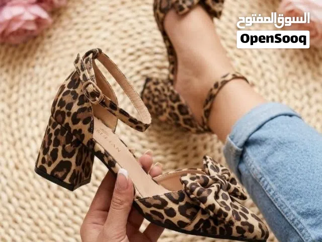 هيلز تايجر  شيك فى اللبس  علي الطبيعه توب كواليتي شغل برندات  اسود بيج  من 37 الي 41   Code