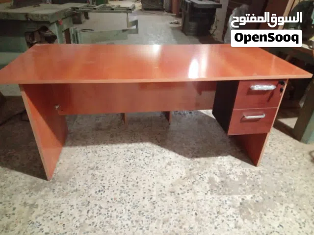 مكاتب وكراسي