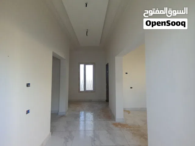 110 m2 3 Bedrooms Townhouse for Sale in Tripoli Tajura