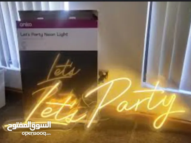 لوحة مضوية باسم let's party