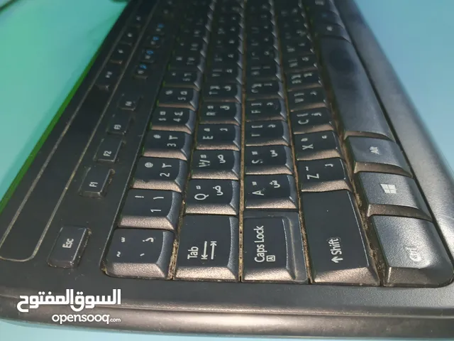كيبورد نظيف مستعمل بحاله ممتار يستعمل في الدراسه و اللعب على الكومبيوتر