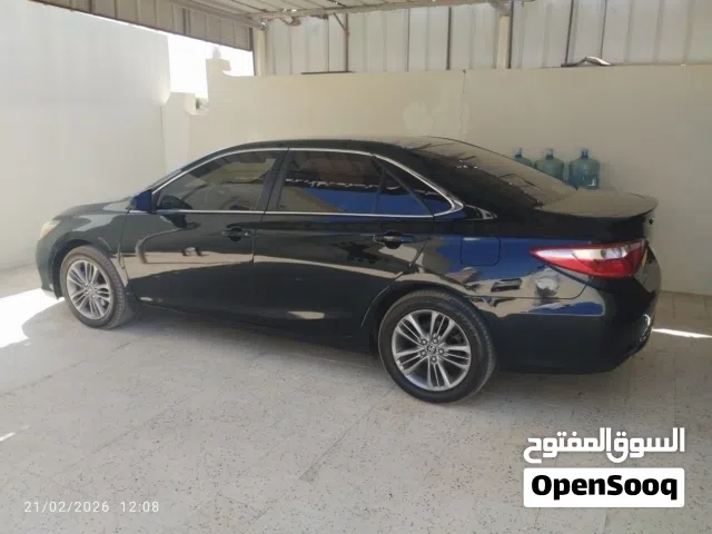2017 تويوتا كامري SE