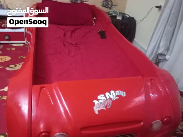 السلام عليكم  . عندي غرفتين نوم اطفال فرديه و سرير فردي اطفال للبيع مستعمل شبه جديد .