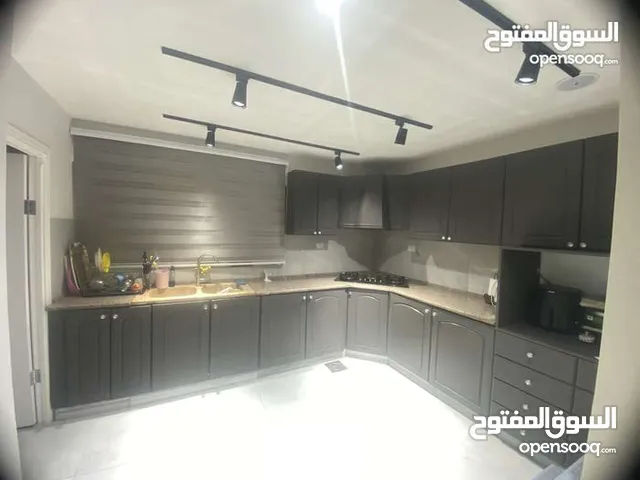 330 m2 More than 6 bedrooms Villa for Rent in Amman Deir Ghbar