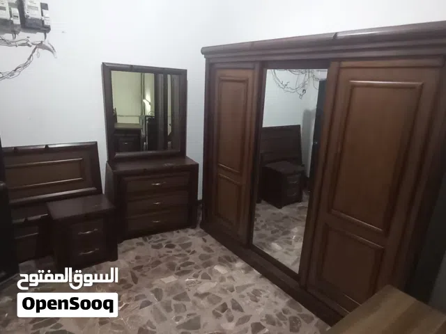 غرفه نوم شباب خشب لاتيه تخت واحد الغرفه فقط