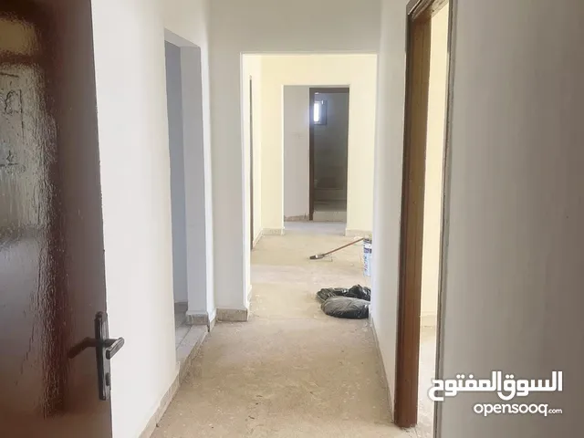 130 m2 4 Bedrooms Apartments for Sale in Zarqa Iskan Al Batrawi