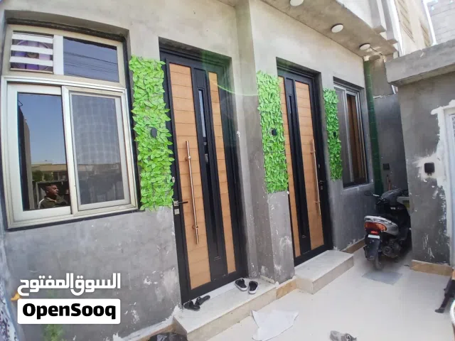 250 m2 3 Bedrooms Townhouse for Sale in Basra Tannumah