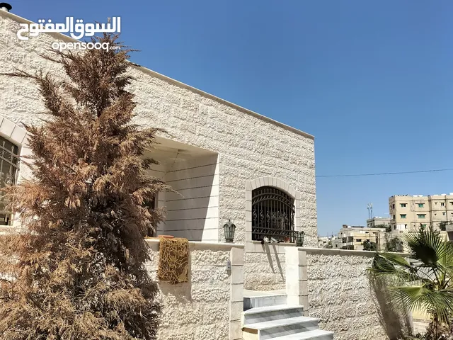 310 m2 4 Bedrooms Townhouse for Sale in Zarqa Shomer