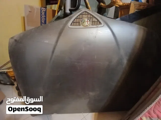 كبوت وغطاء خلفي خاص بعربيه الفا رويو ليس بها اي عيوب والجنط