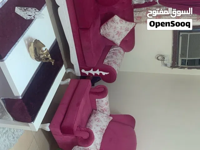 طقم للبيع بسعر مناسب