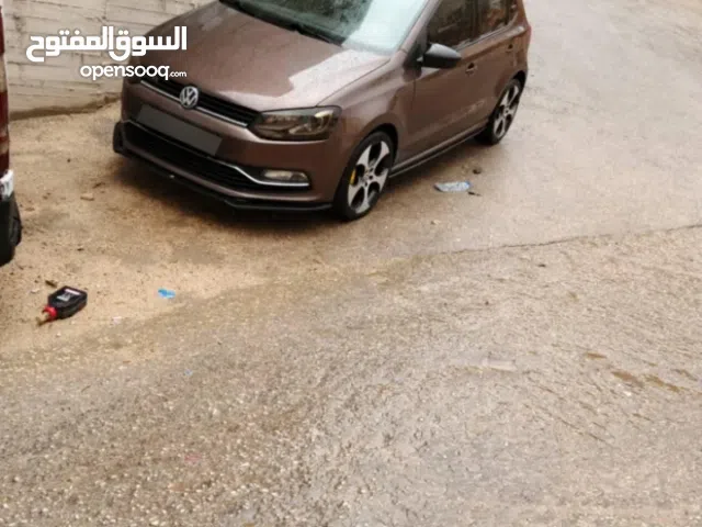 موجود بولو موديل 2015 جير عادي موتور 1200 تيربو للبيع او البدل على سيات ليون او سكودا بنزين والفرقيه