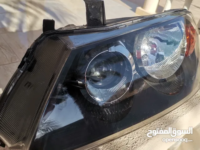 فنار نيسان الميرا 2005