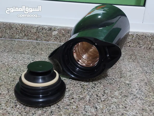 طناجر المنيوم و ثيرموسات مستعمله للبيع. و كرسي عجلات طبي .أقرأ التفاصيل جيدا