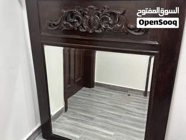 مرايه كبيره مقاس 140x110 cm اللون بني غامق كالجديده استخدام بسيط