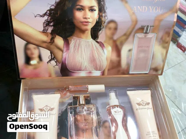 باك العناية بالجسم للنساء والرجاء من نجوم الموضة