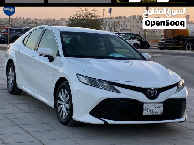تويوتا كامري  2018 ابيض