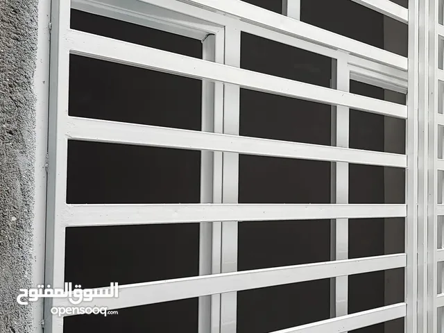 كل مايخص الحدادة الشبابيك والابواب والسقائف انسب الاسعار ويوجد كادر يجيك للبيت اذا مابيك تجي عنوان