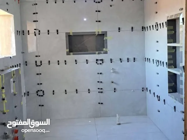 اسطي سيراميك وبرسالين ورخام وبركيه بالمعدات الحديثه الهزاز واليزر والسعر في متناول الجميع
