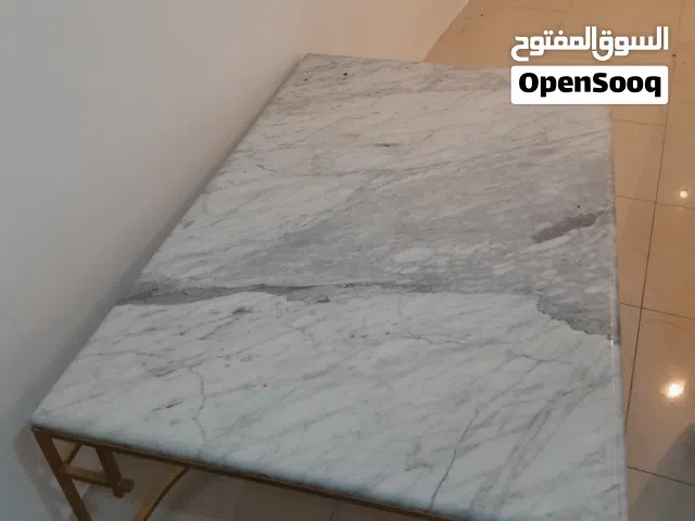 طاولة كبيرة