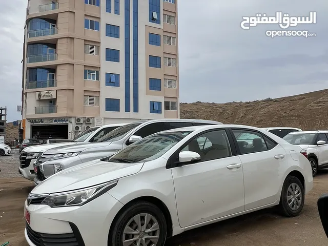 Sedan Toyota in Muscat