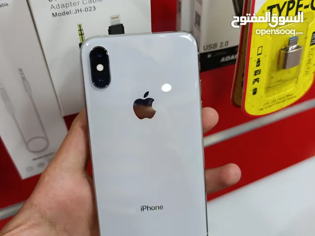 مستخدم نضيف iPhone XS