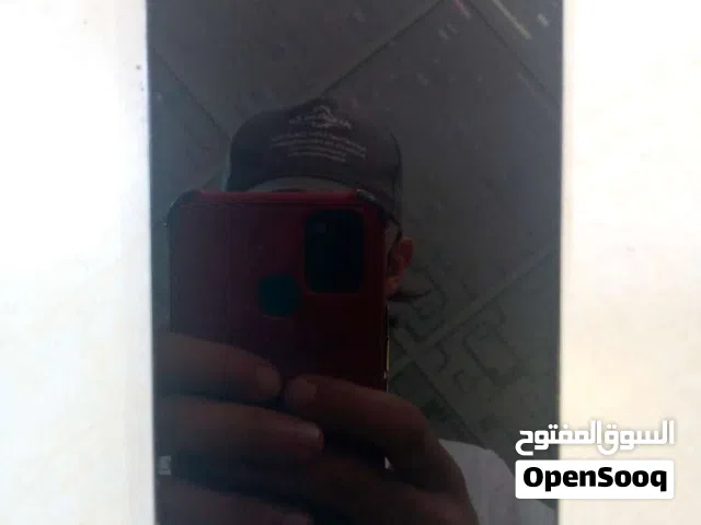 جهاز للبيع الجهاز استعمال شهرين معاه شاحنوالأصلي+كرتونه التلفون وشاحن +كفرو اسود وجهاز ولا في خدش