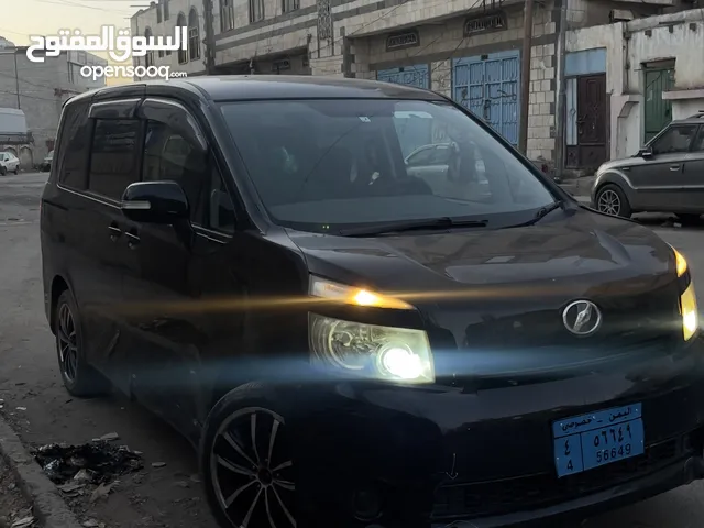 Used Toyota Voxy in Amman