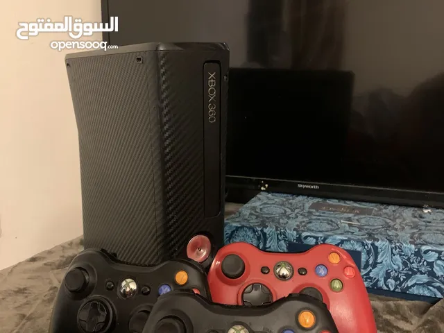 X Box360slim 500 جيجا 3 ايادي تحكم واحده بحاجه الى  كبسه LB TB مع سلك لشحن الايادي  والمحول