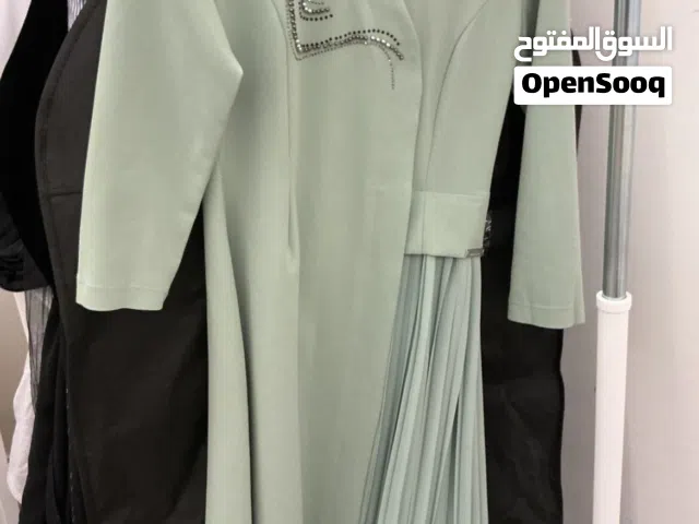 فستان اخضر جديد للبيع