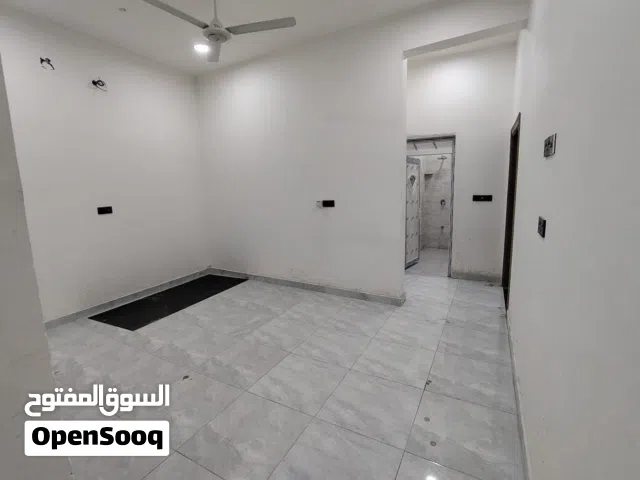 شقة ارضية حديثة للإيجار البصره البراضعية شارع سيد امين