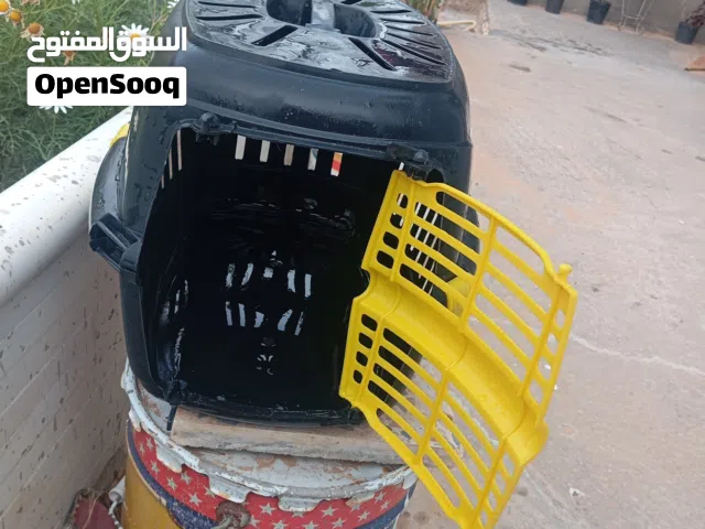 بوكس قطط  حالته نضيفه