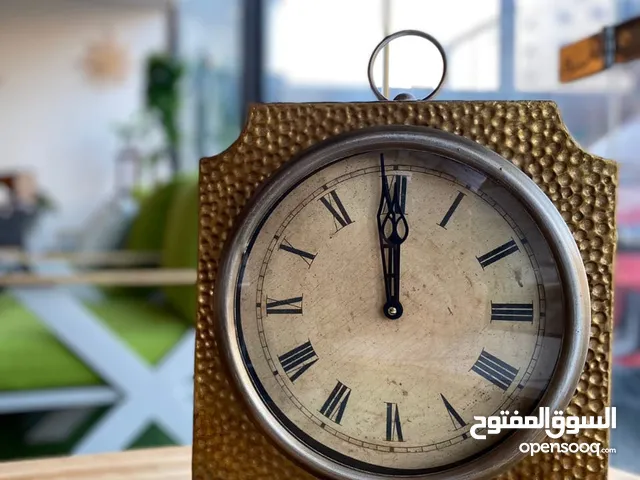 ساعات حائط فخمة ومميزة. ££