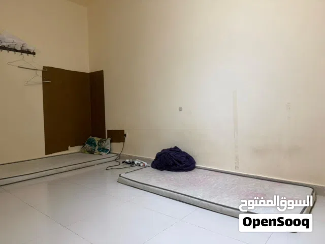يوجد سكن مطلوب شاب  عرب لسكن نظيف وشامل كلشي تواصل حصرا وتس او اتصال