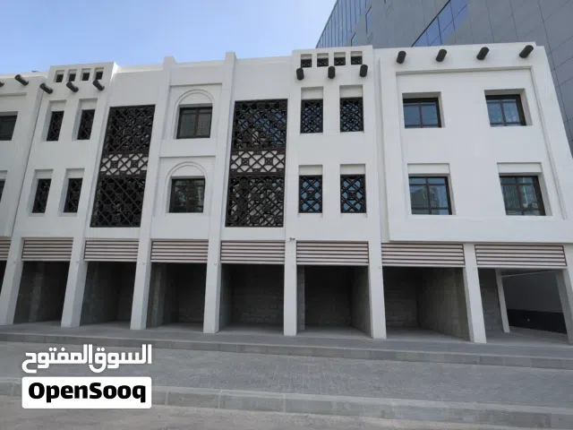 محلات واجهة للإيجار في مجمع جديد بالمباركية من المالك مباشرة بدون خلو او عمولة