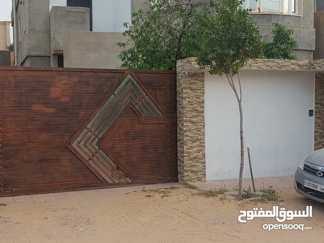 500 m2 More than 6 bedrooms Villa for Sale in Tripoli Janzour