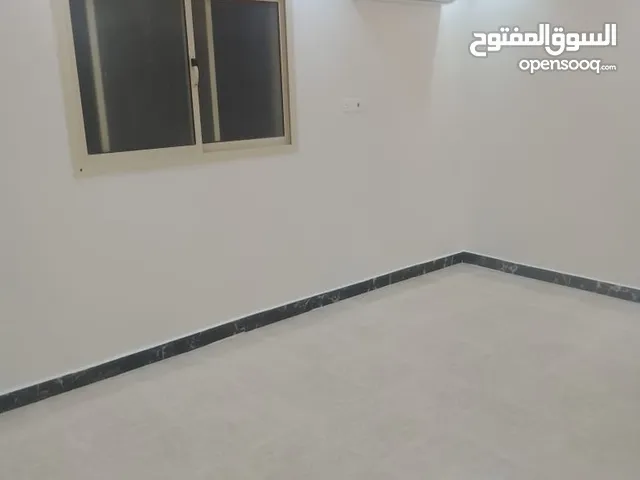 شقه للايجار في حي الخليج غرفه حمام