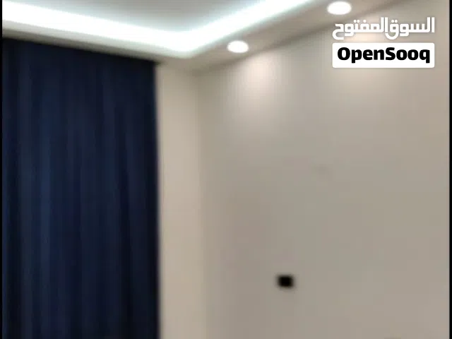دار وشقه  للبيع في كربلاء الروضتين الشارع الجديد السايدين يبعد عن الأمام الحسين 10 دقائق مشي بناء حد