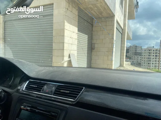 مخزن للبيع