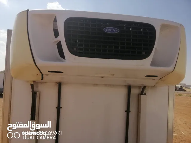 Refrigerator Isuzu 2017 in Al Sharqiya