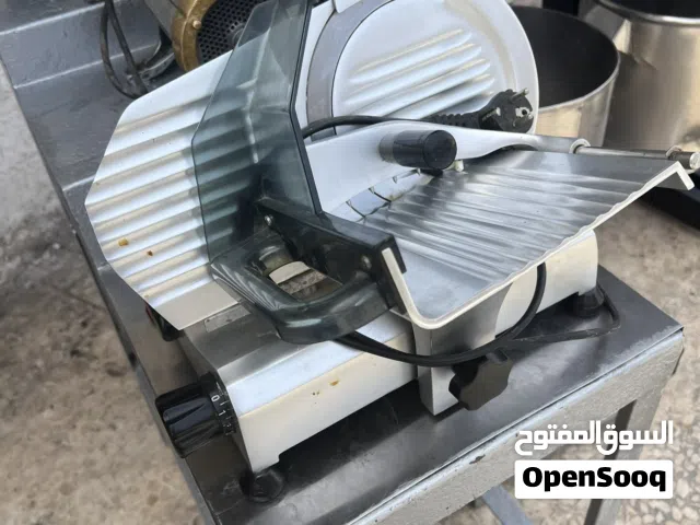 ماكينه سنيوره ايطالي بحال الوكاله استخدام بسيط بسعر مغري 75 دينار